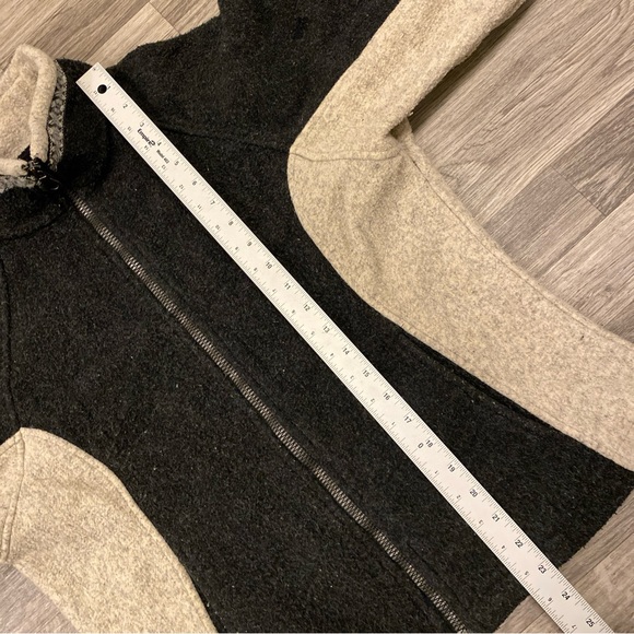 Älf Kühl VTG Fleece Women’s M Measurement Canada Made Good Condition Black/Cream - Picture 3 of 5
